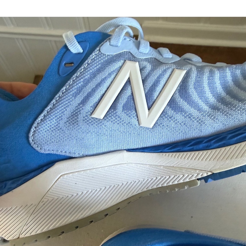 New Balance Fresh Foam 860v11 Running Shoes Light Blue W860A11 Womens 8.5 D Wide - Picture 2 of 8